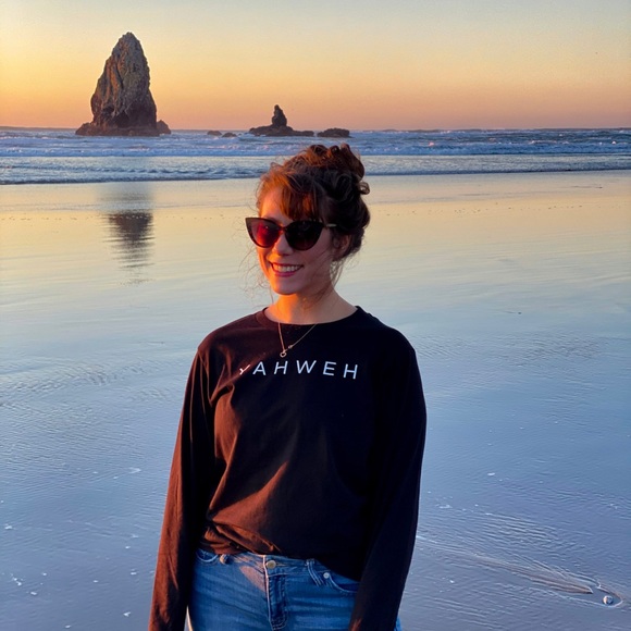 Meet your Posher, Mae - Picture 2 of 4